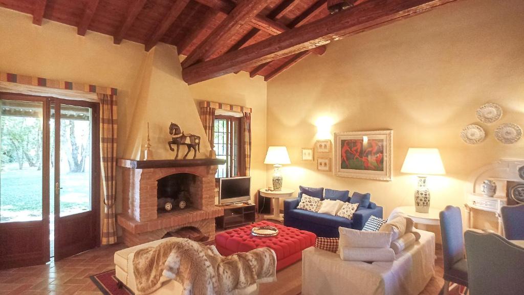 Curtatone House | La casetta nel bosco