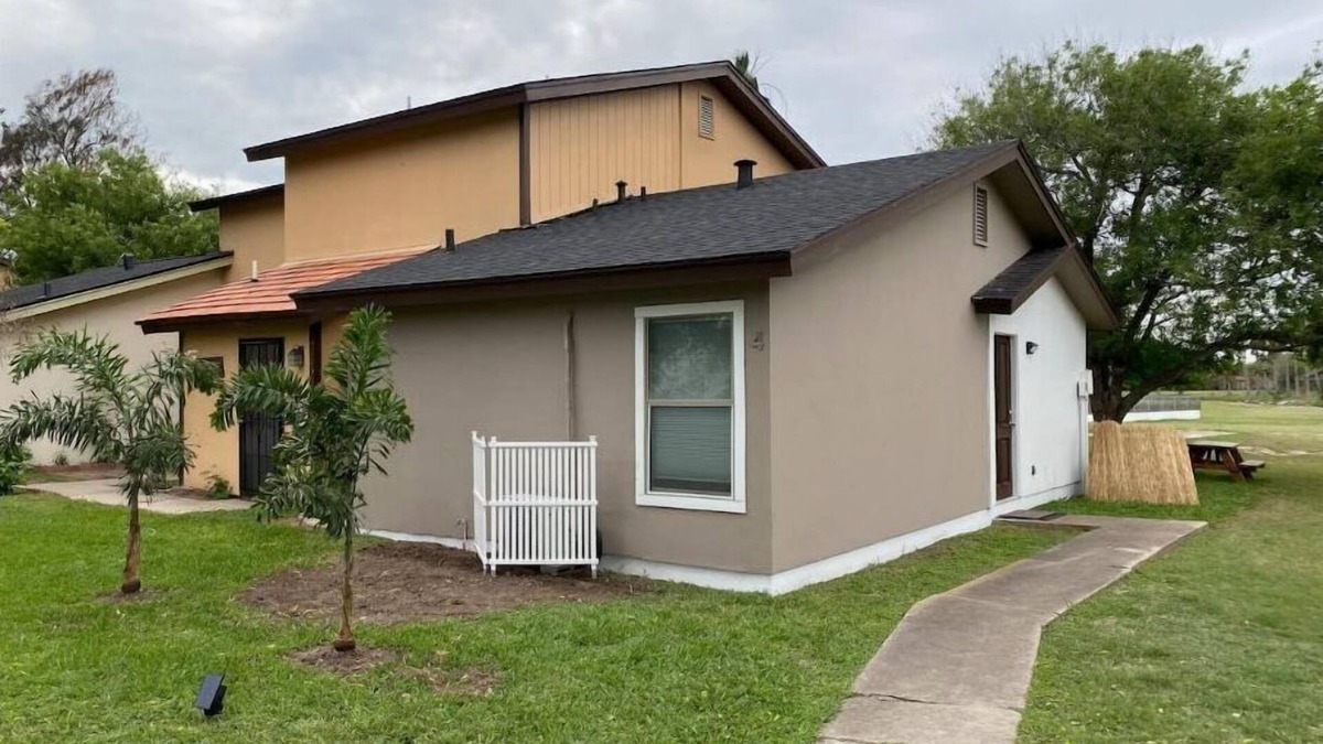Brownsville House | La Casita 1