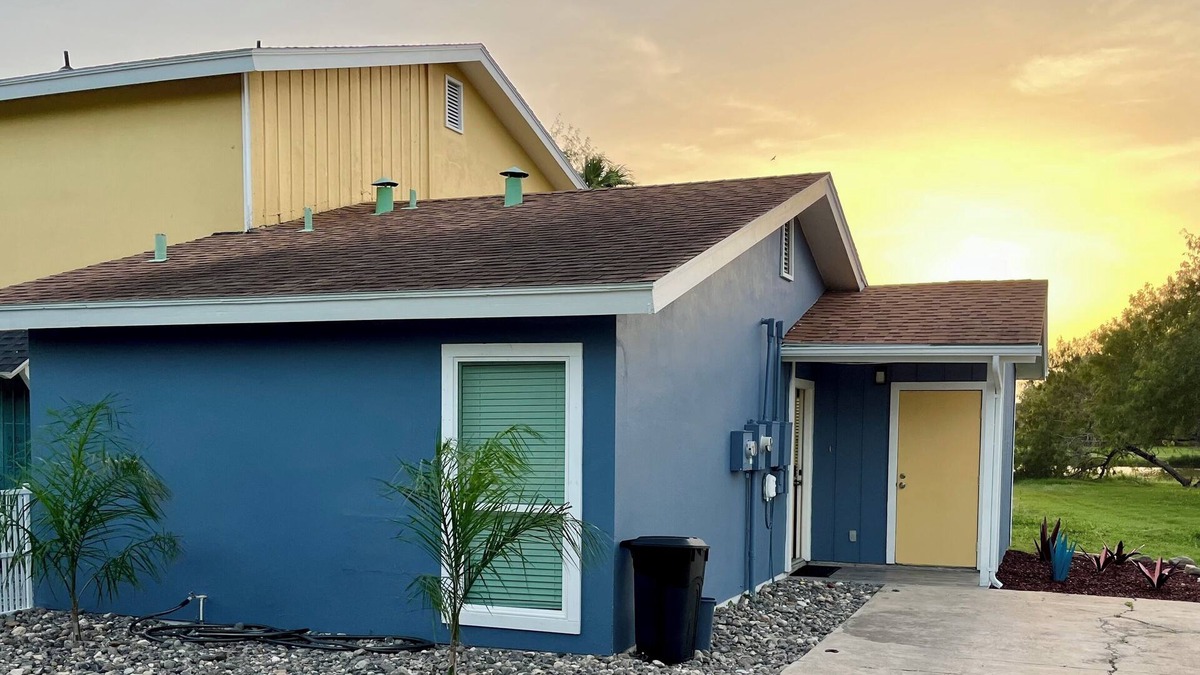 Brownsville House | La Casita 3n