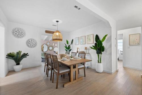 Coral Way House | La Casita by TilahStays