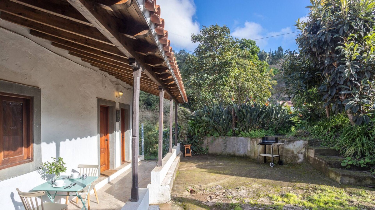 Moya Cottage | La Casita del Laurel - 2BR - Nature Views - BBQ
