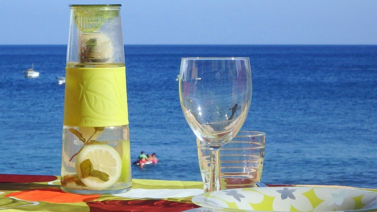 Santa Cruz de Tenerife Ski Chalet | La casita de la playa with jacuzzi