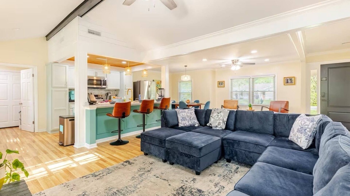 West Ashley House | La Casita, La Casita| Cozy Retreat Close to Downtown