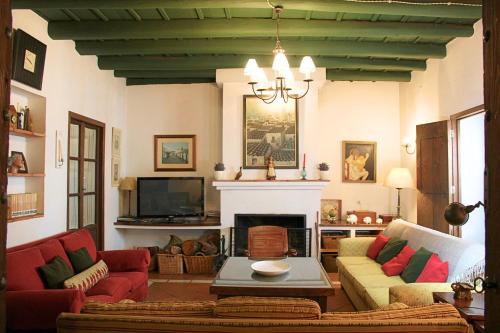 Aracena House | La Casona de los Cucos by SIERRA VIVA