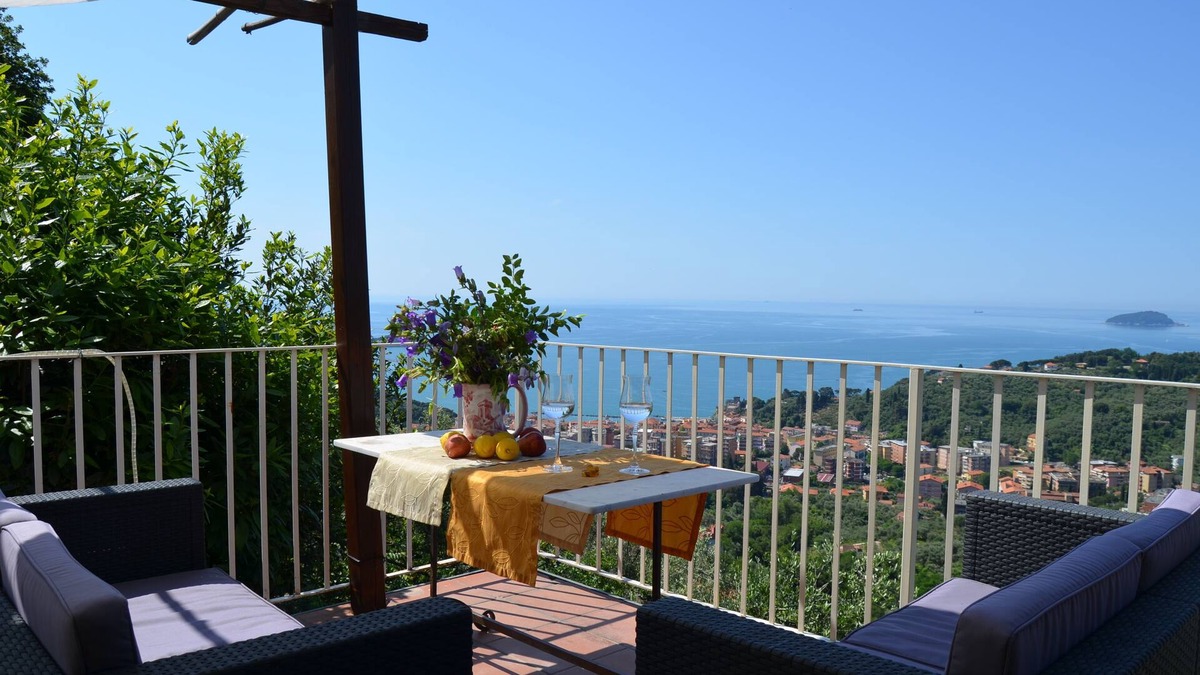 Lerici Bed & Breakfast | la castellana una finestra sul mare