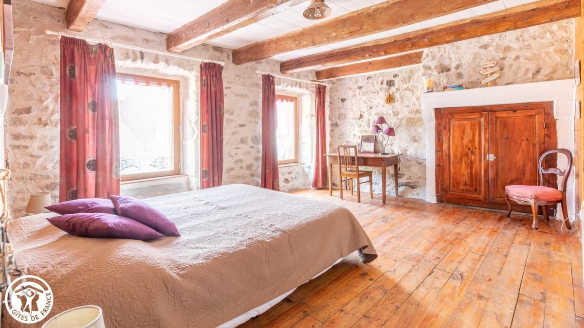 Chambon-sur-Lac House | La Chambonnaire - Chambon-sur-lac