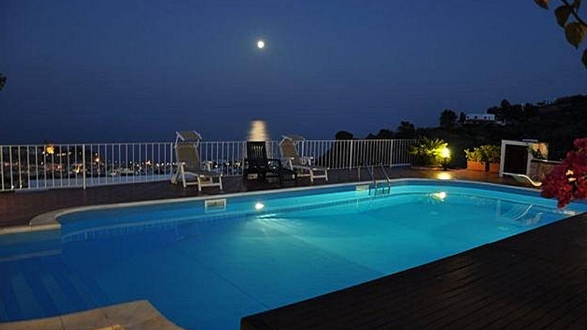 Monte Gallina House | La Chiara panoramic and suggestive house with swimming pool in Lipari