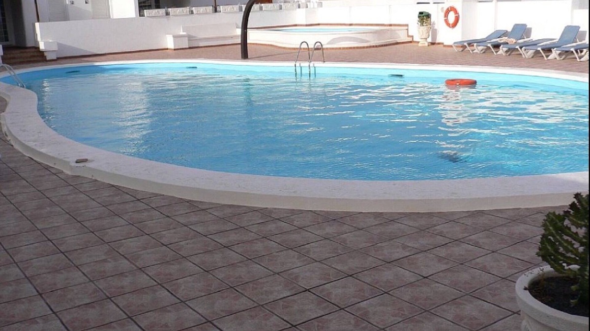 Arrecife House | La Concha beach. 2 bedroom wifi jacuzzi and communal pools