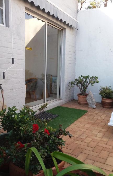 Greater Johannesburg Metropolitan Area Apartment | "La Couronne"