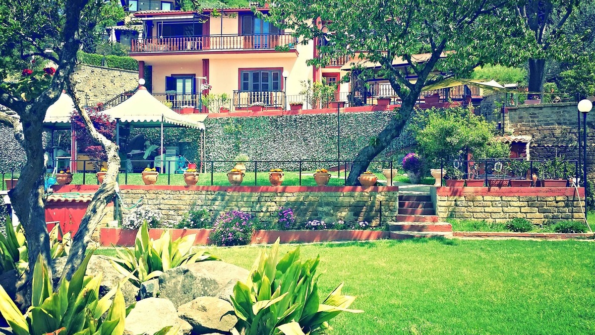 Lake Bracciano Apartment | LA CUPOLETTA GILDA- vacation house - lake view Trevignano near Rome