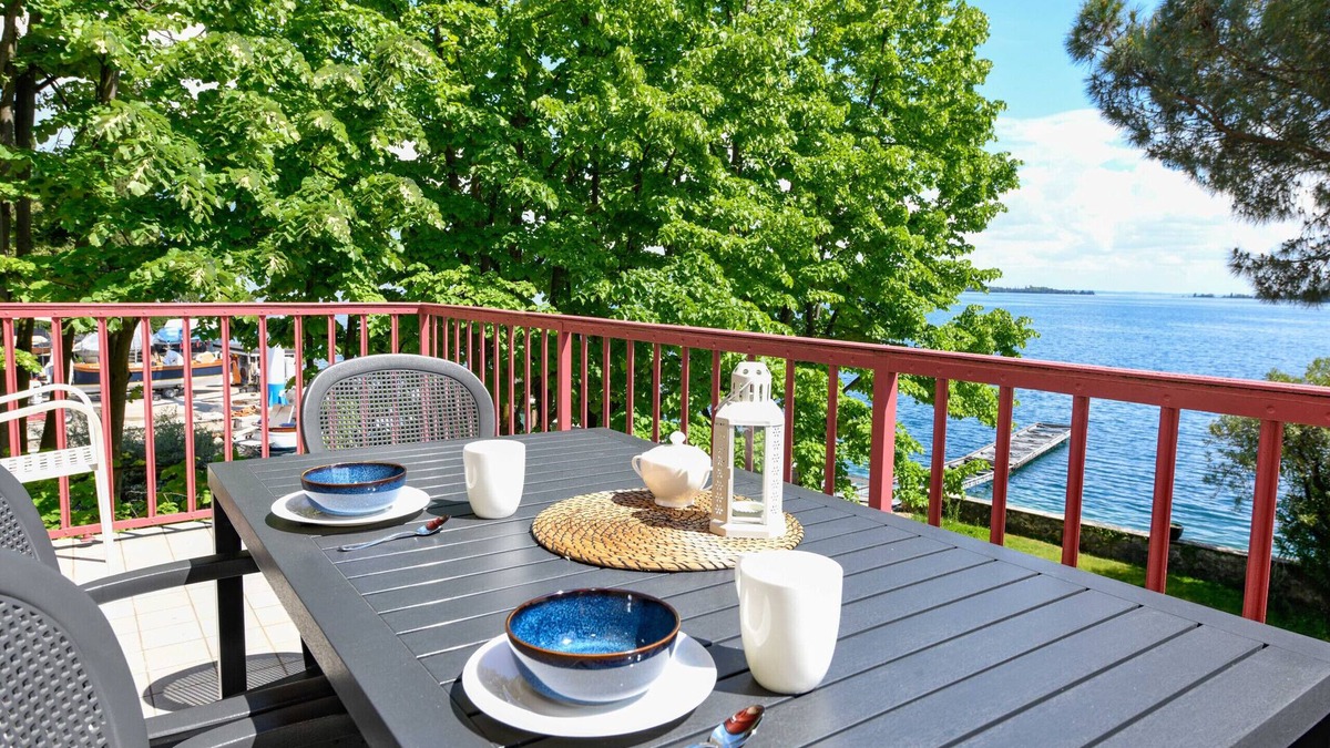 Barbarano Apartment | La Darsena by Garda FeWo directly on the lake
