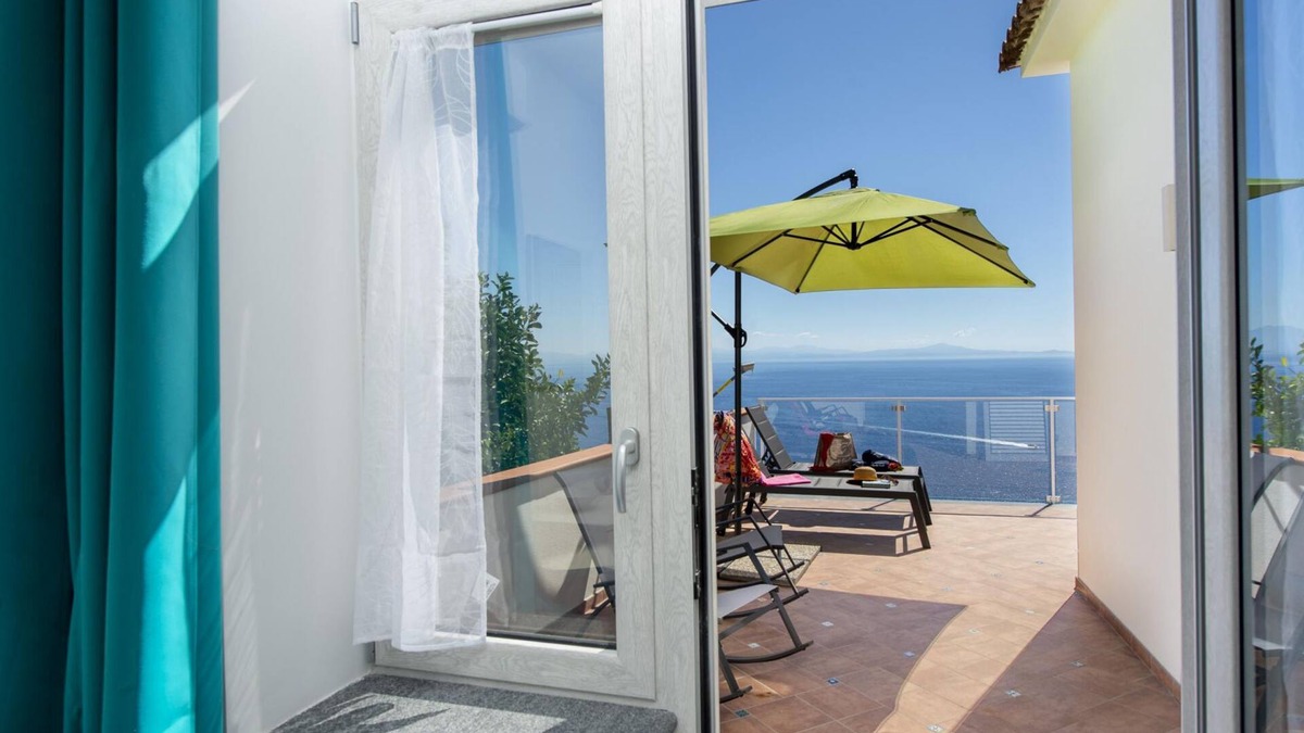 Praiano House | La Dimora di Euribia - Suspended Between sky and sea