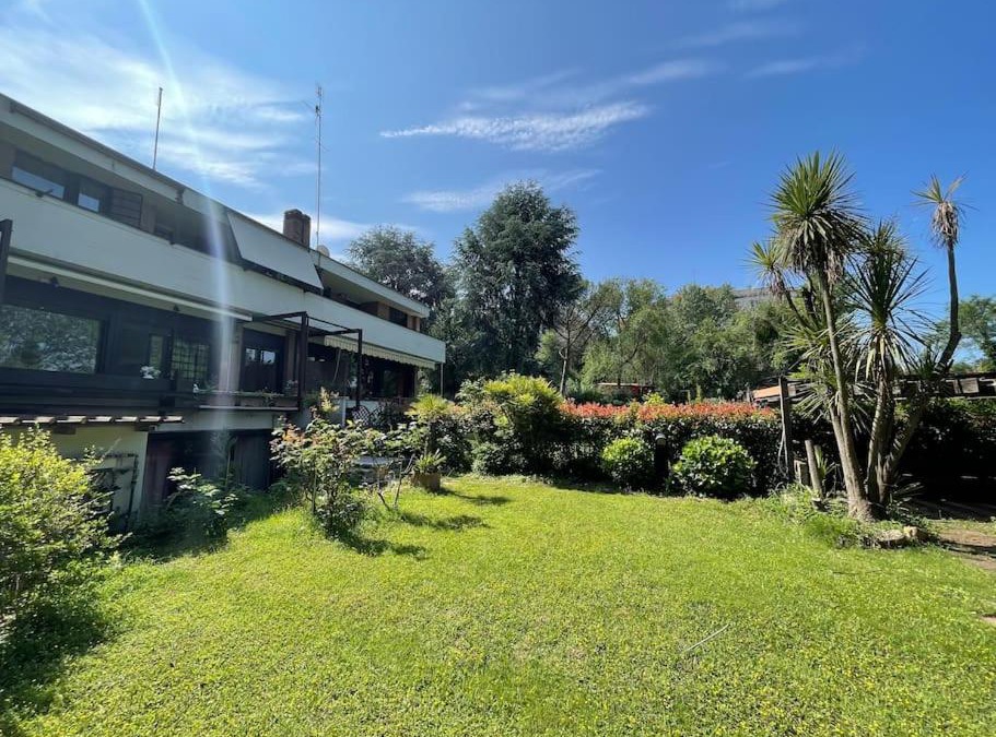 Gianicolo Villa | La Dolce Vita - A Tropical Garden in Rome