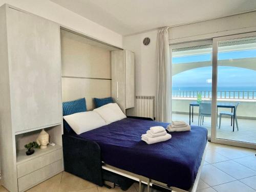 Miramare Apartment | La Dolce Vita - monolocale con garage di fronte al mare