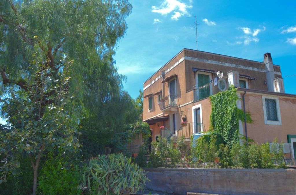 Viagrande Bed & Breakfast | La Fagianaia