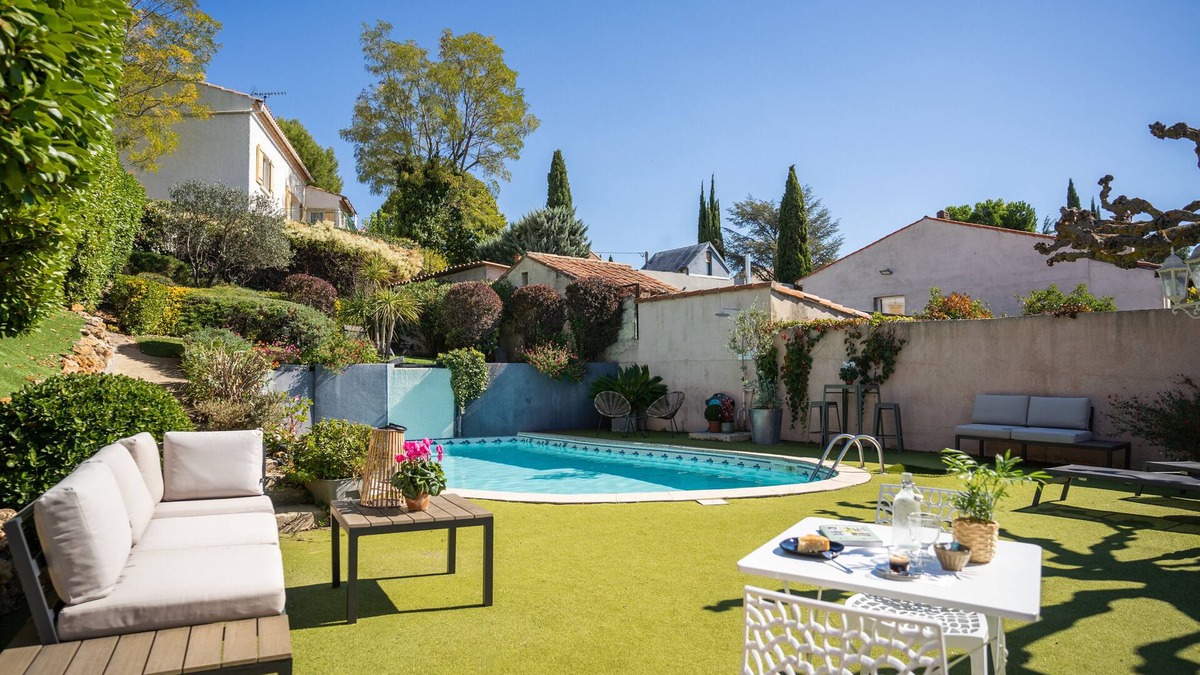 La Bouilladisse Hotel | La Fenière
