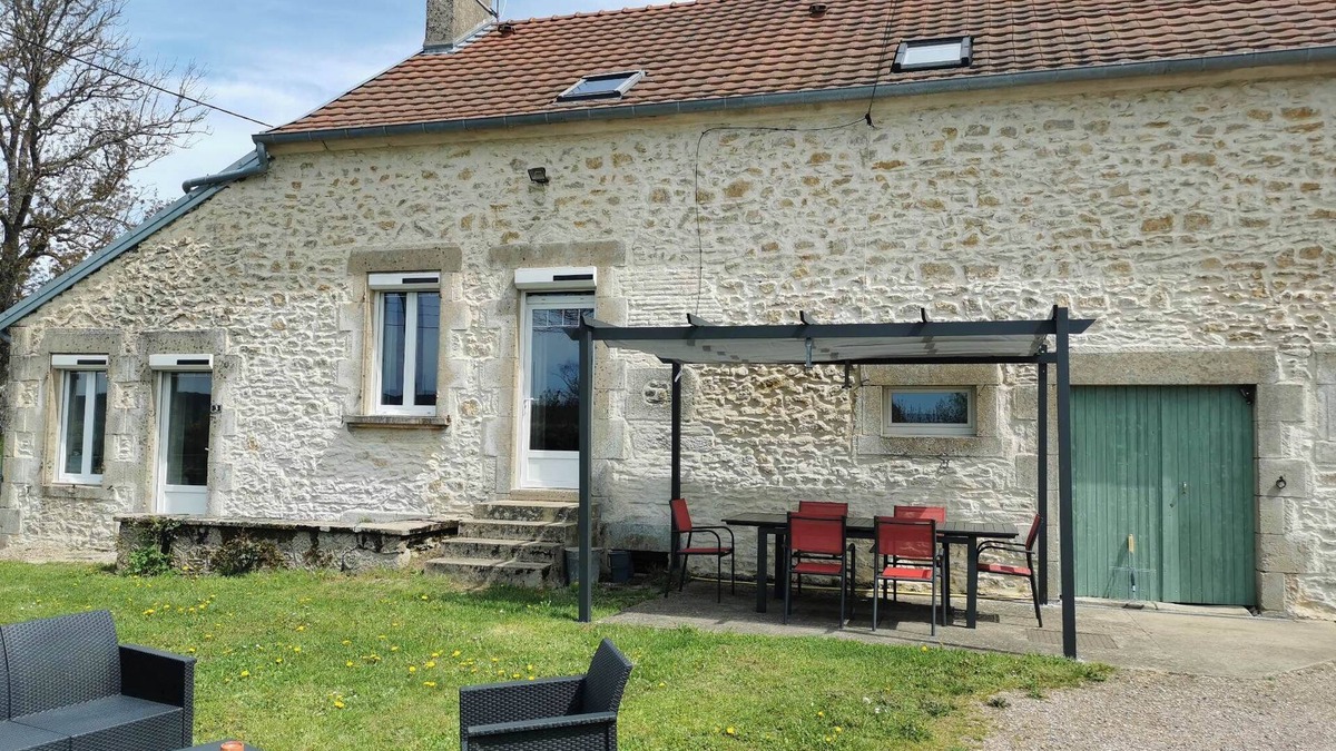 Crux-la-Ville Other | La fermettedes Etangs near the Canal du Nivernais