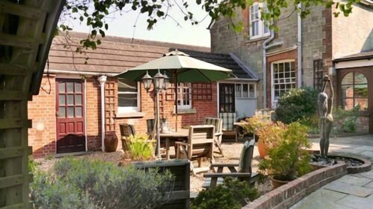 Shaftesbury Hotel | La Fleur de Lys