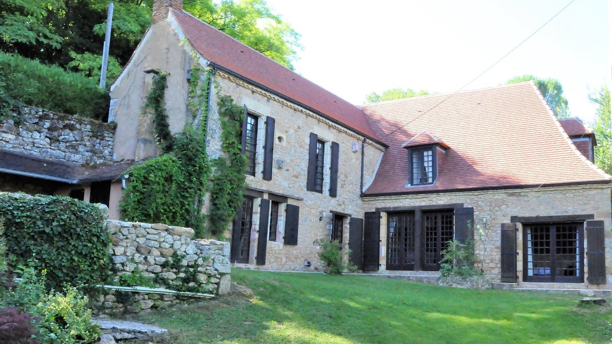 Les Eyzies Villa | La Source de Piot, luxury villa without a view and in an oasis of peace.