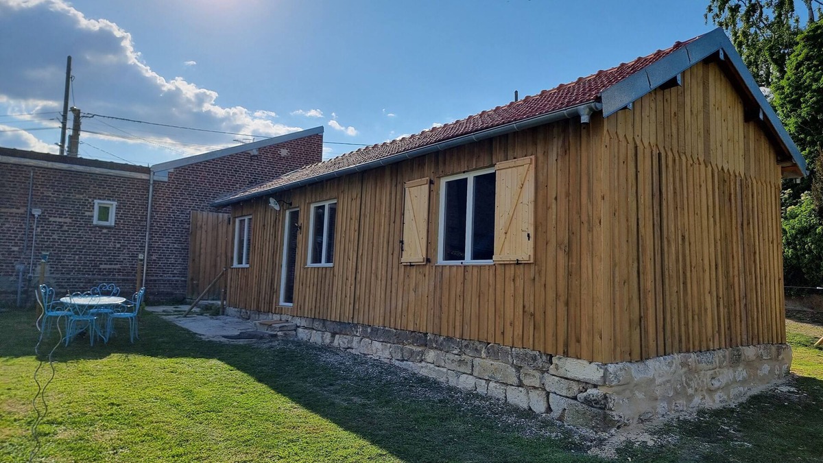 Ribecourt-Dreslincourt House | La Germaine - wooden shack in the countryside