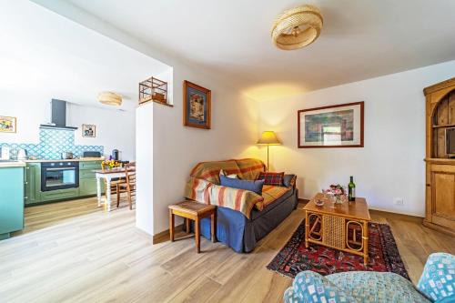 Bazainville House | La Girouette