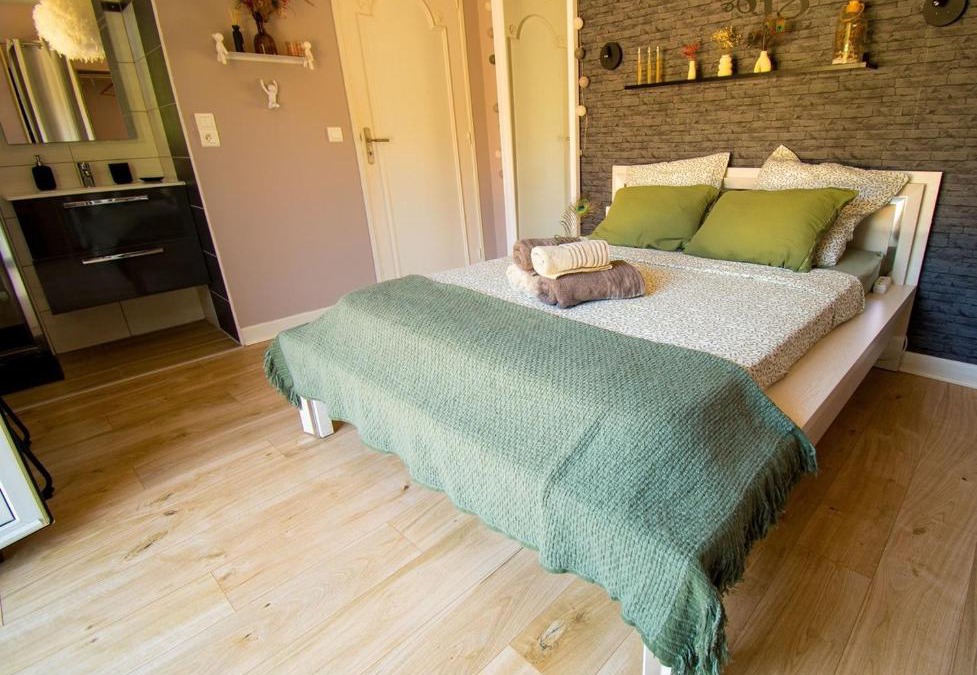 Saussens Bed & Breakfast | La Grande Arche de Gaïa