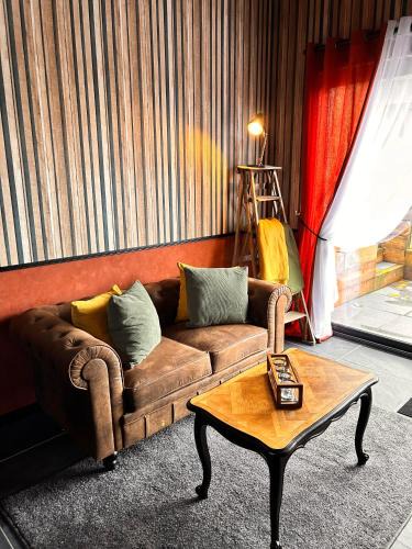 Woignarue House | La Grange Aux Hirondelles - Chambre Atelier