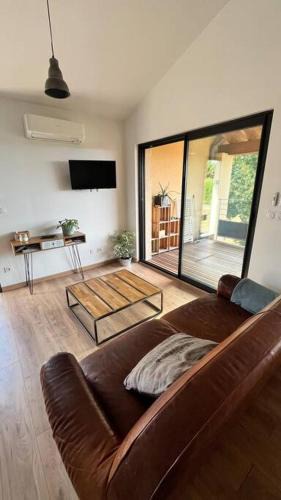 Fay-le-Clos Apartment | La grange de la Bâtie