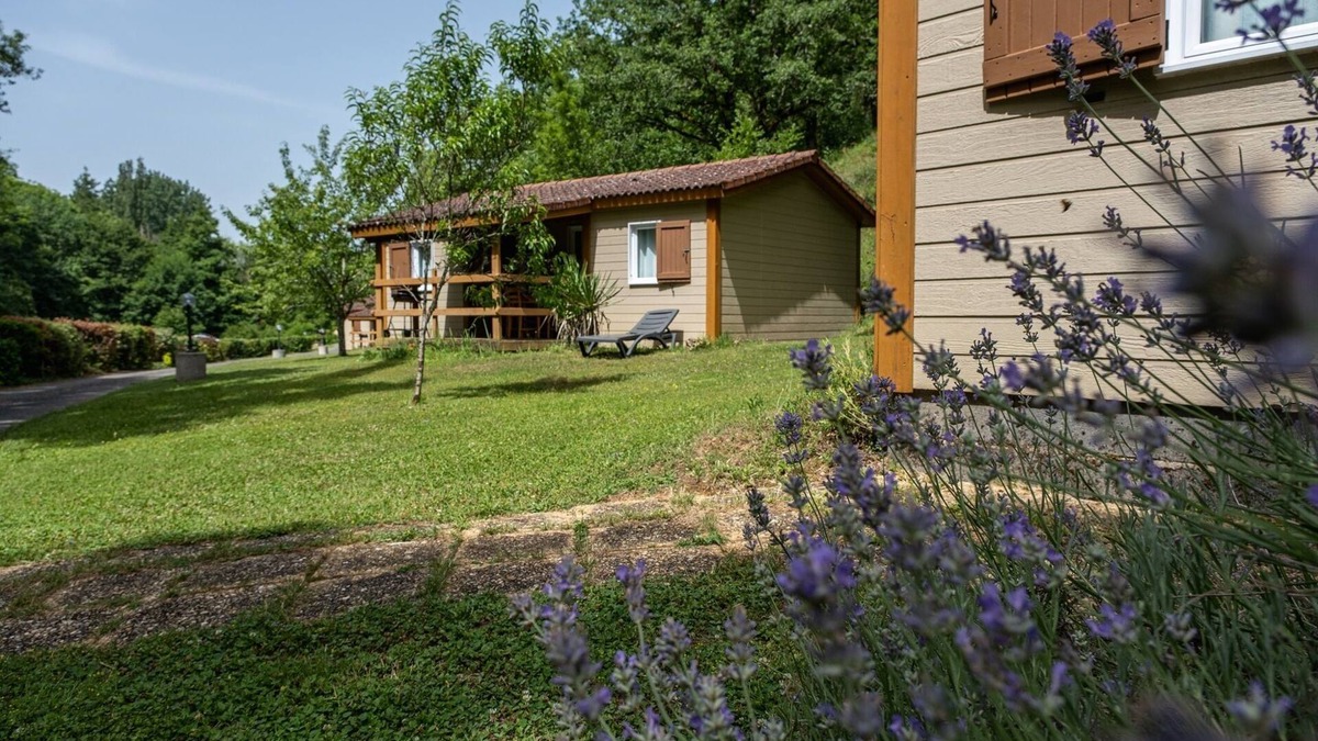 Balaguier-d'Olt Ski Chalet | La Grange du Héron - 3-bedroom chalet, heated pool