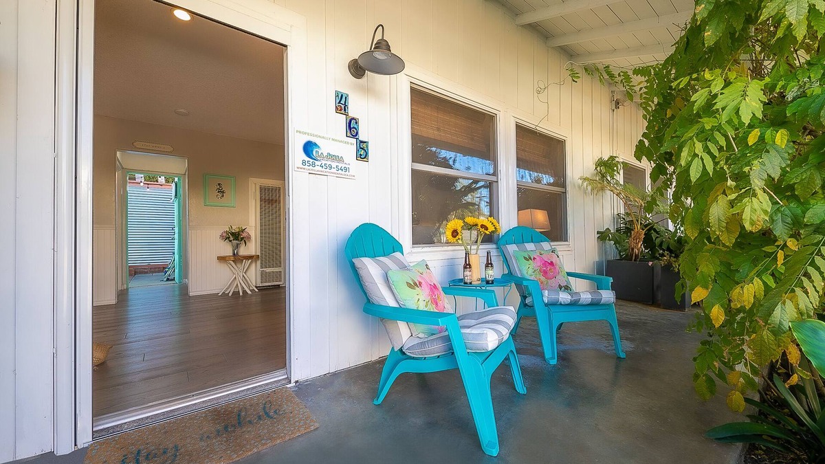 Beach Barber Tract Cottage | La Jolla Cottage, cutest cottage at Windansea Beach!