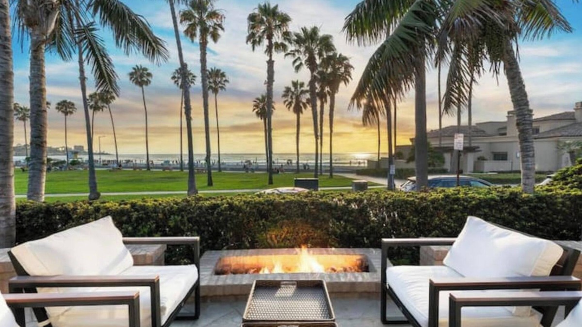 La Jolla House | La Jolla Shores Beachfront Bliss with AC