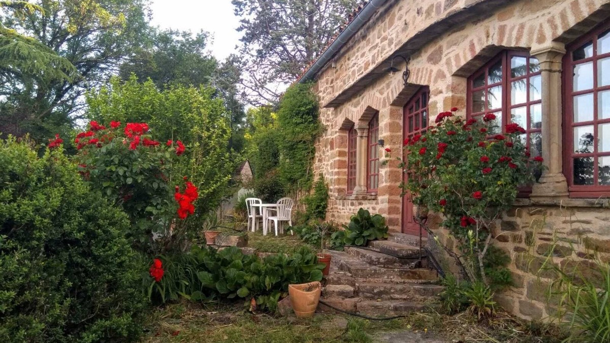 Saint-Marcel-Campes House | La Longère D'anaïde Maison en Pierres Face à Cordes sur Ciel