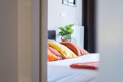 17th Arrondissement Batignolles-Monceau Apartment | La Luna - Élégante Maison de Standing avec extérieur - 25 min de Paris