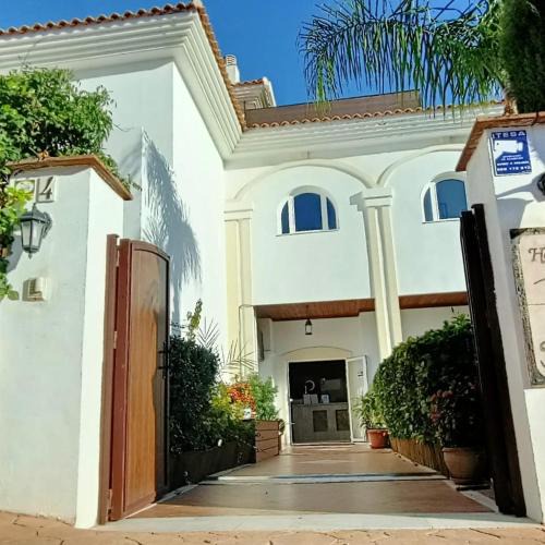 Carihuela Hotel | La Luna Blanca