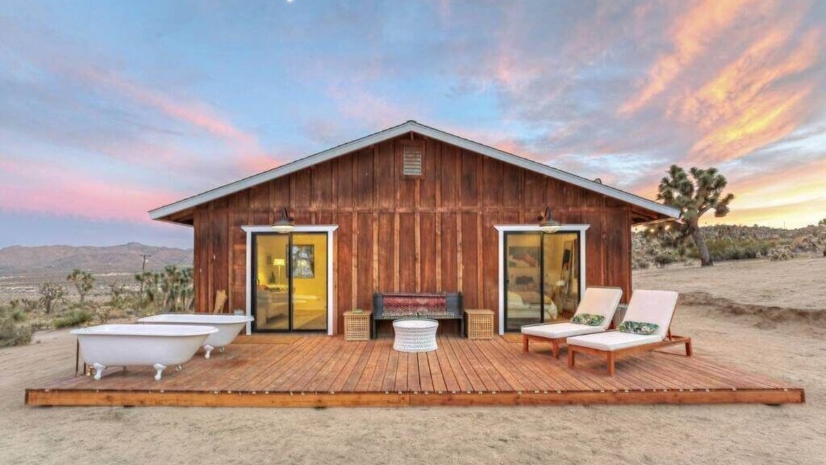 Yucca Valley Cabin | La Luna Cabin | Scenic Views of Joshua Tree
