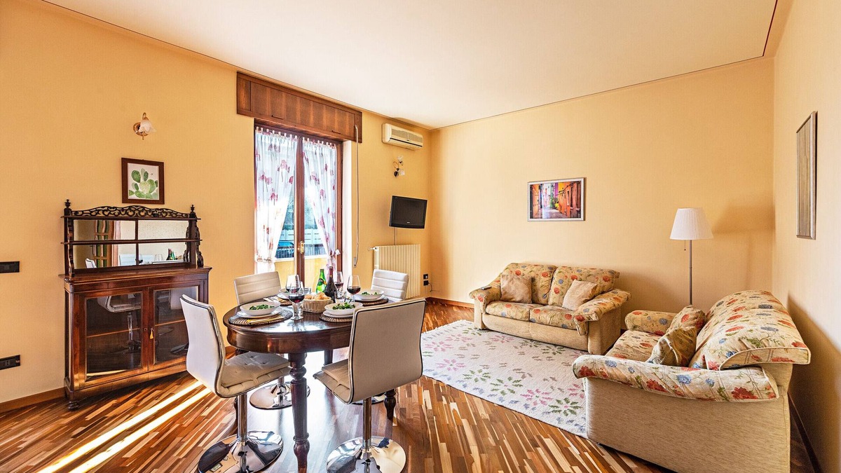 Desenzano del Garda Apartment | La Magnolia 2 Apartment by Wonderful Italy