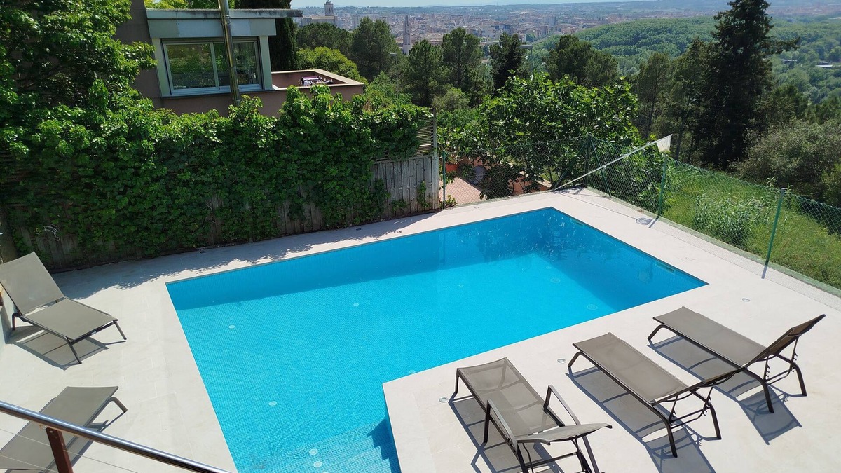 Montjuic House | La Magrana Girona. NEW SWIMMING POOL summer 2025. Charming Villa stunning views