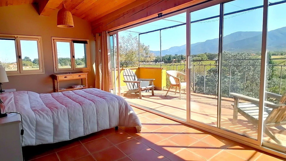 Montesquieu-des-Alberes House | La maison de la Tour, an exceptional view in a peaceful natural setting