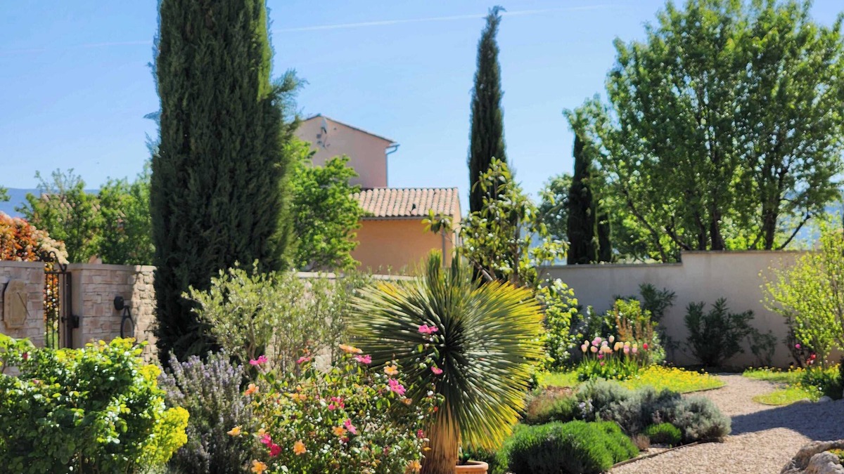 Croagnes Villa | La Maison des Vacances Lub'heureux. With swimming pool, in the heart of the Luberon!