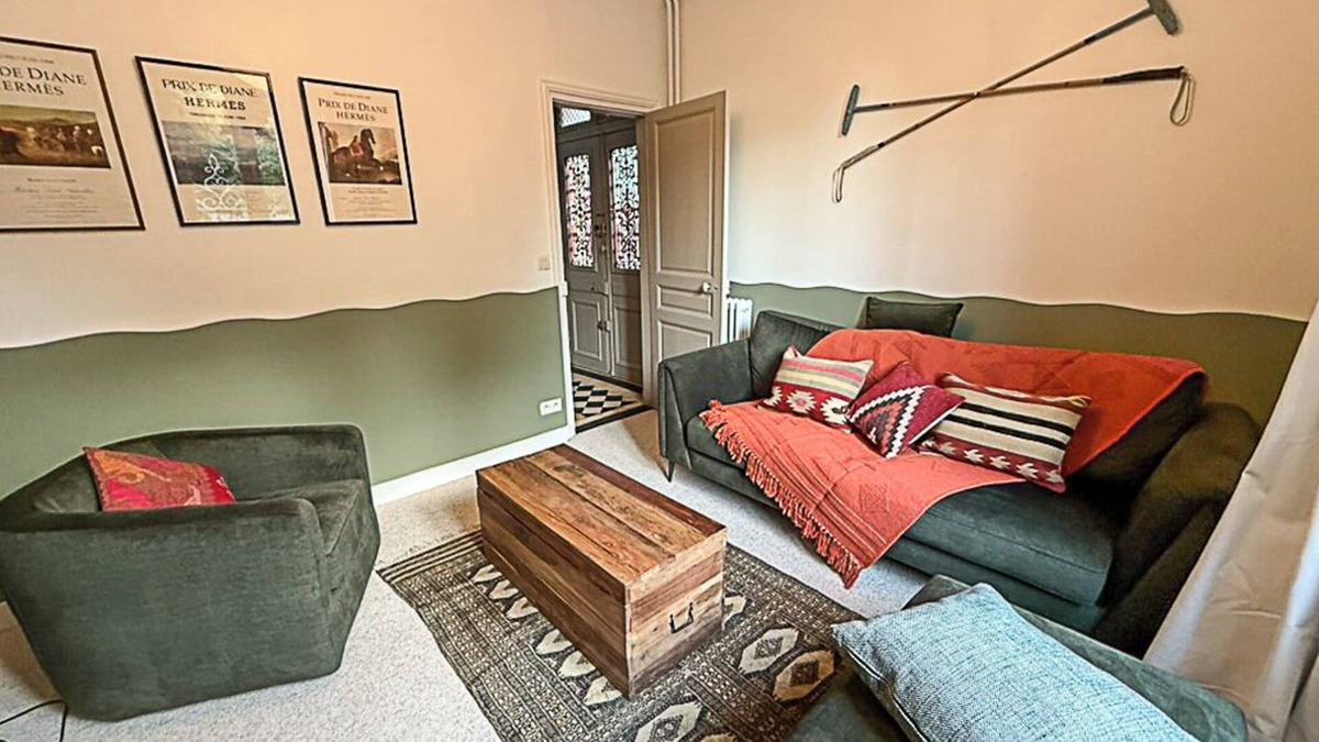 Chantilly House | La Maison du 18, Charming B&B for 1 to 6 people in the heart of Chantilly