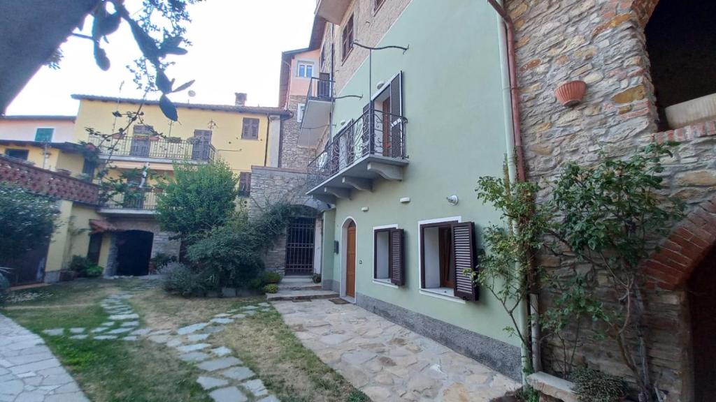 Cremolino Apartment | La maison du château