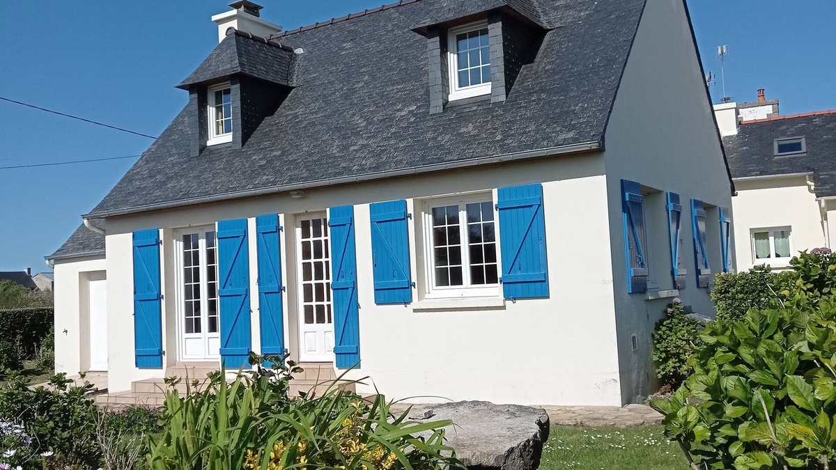 Pleumeur-Bodou House | LA MAISON DU DOLMEN by the sea in Ile Grande