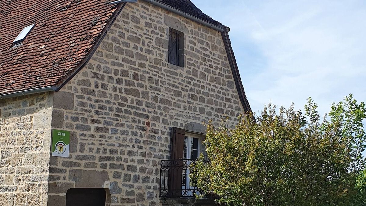 Padirac House | La Maison du Garde: typical Quercy house at the foot of the château.