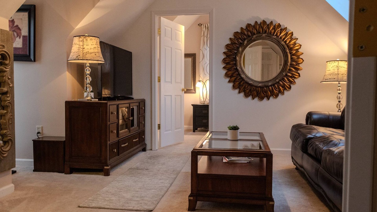 Greensboro Apartment | La Maison Le Bain: A Beautiful Private Studio Style Room