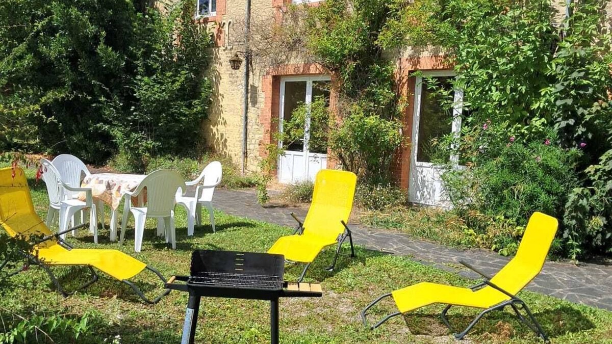 Le Merlerault Cottage | La Maison Louisette: space and calm for couples, families or friends