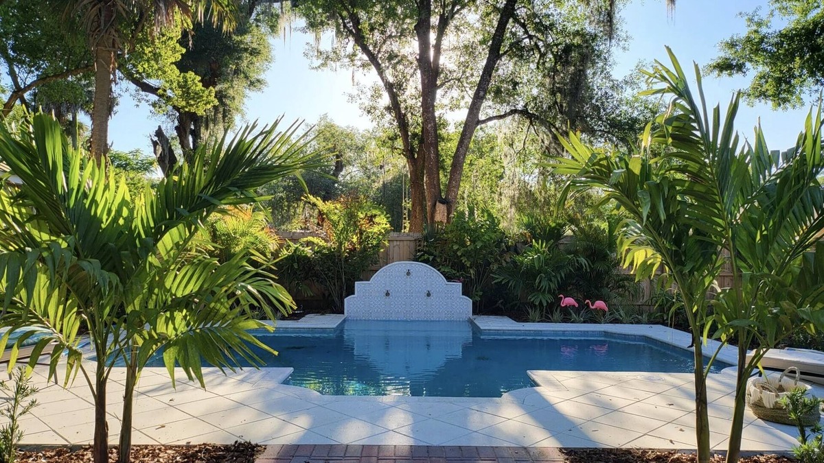 Mount Dora Villa | La Maison Musique, Romantic French pool Villa, Downtown Mt. Dora, sleeps 12,pets