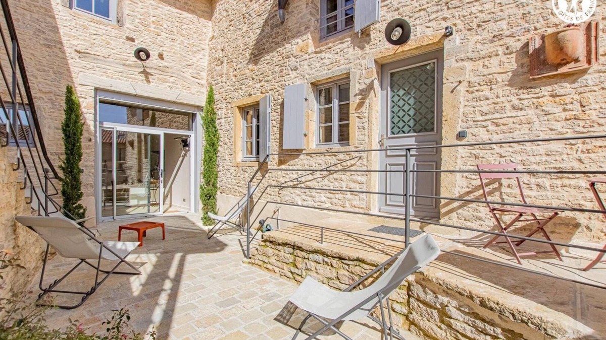 Mazille House | La Maison sur la Place