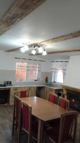 Jugureni House | La Marginea Pădurii