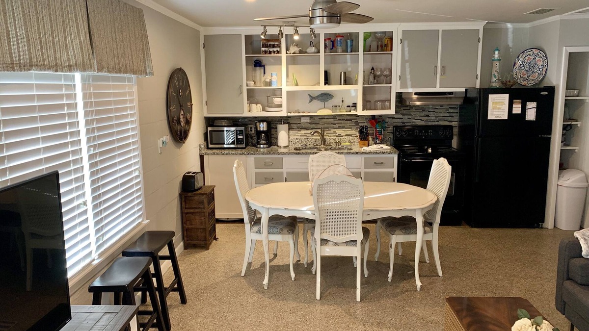 Kiska Beach Cottage | La Maria - Sunnyside Breeze Cottage/Walking Distance to Laguna Beach