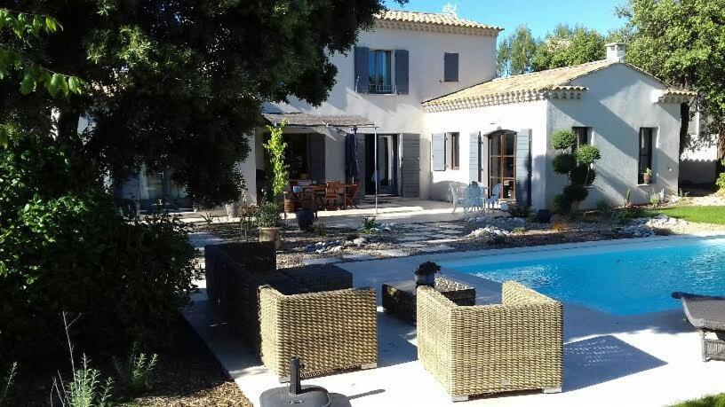 Villeneuve-les-Avignon Bed & Breakfast | La Mathilde